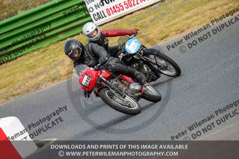 Vintage motorcycle club;eventdigitalimages;mallory park;mallory park trackday photographs;no limits trackdays;peter wileman photography;trackday digital images;trackday photos;vmcc festival 1000 bikes photographs